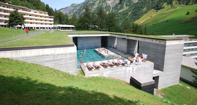 Termální lázně Vals obklopené krásnou švýcarskou přírodou