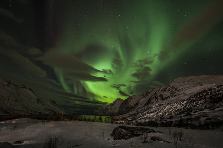 Působivé vyvrcholení Nového roku polární září v Norském Tromso