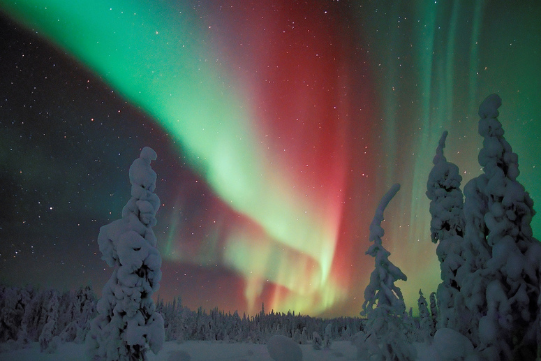 Spektrum severní polární záře neboli Northern Lights ve Finsku