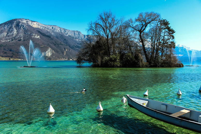 Jezero Annecy ve Francii